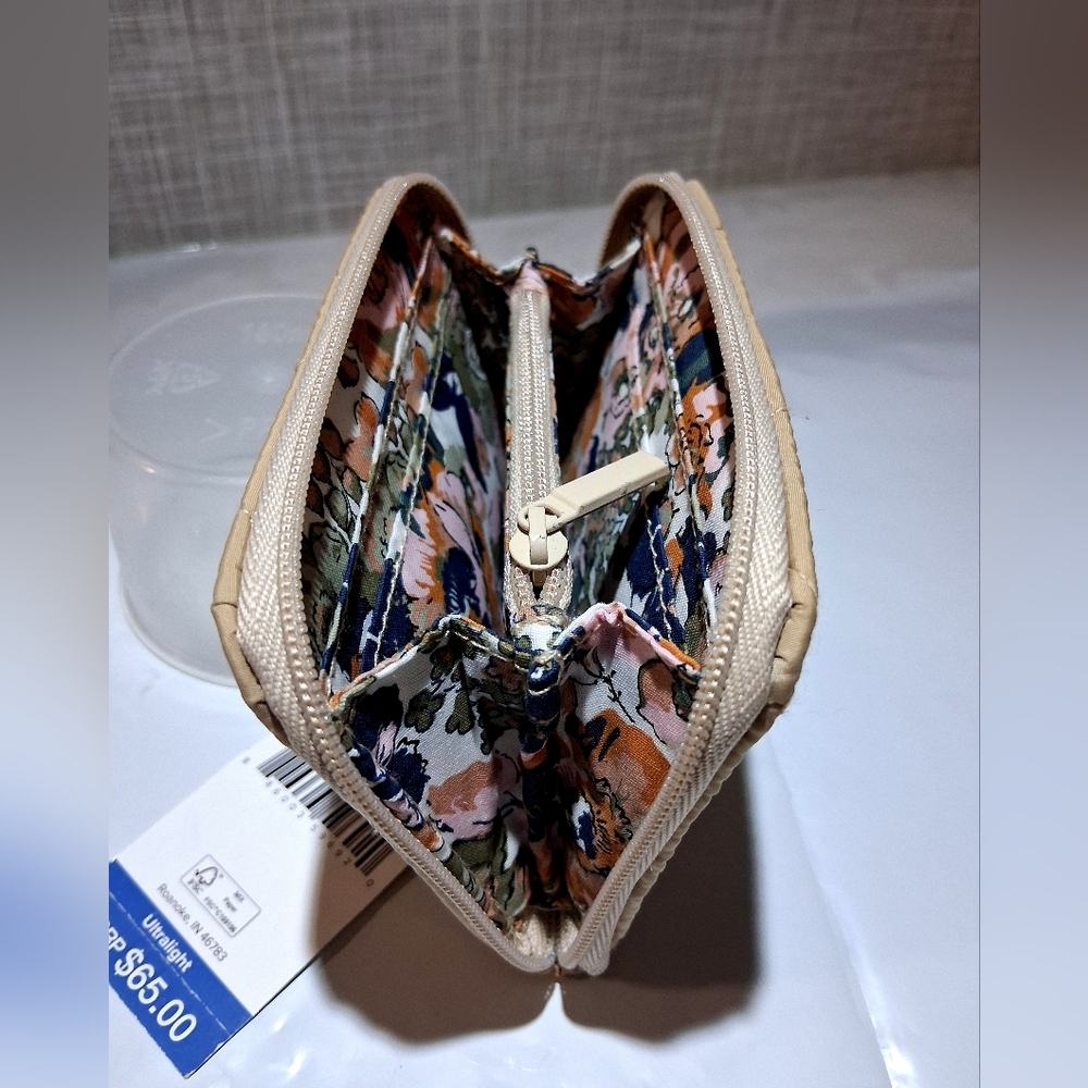 VERA BRADLEY Women's Wallet Camel Cream ULTRAIGHT Quilted  BRAND-NEW w/tags